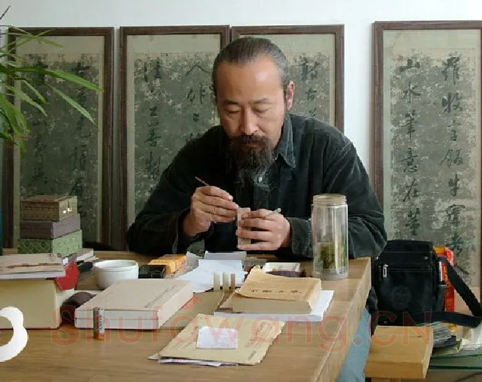 当代篆刻家(梁宏伟)人物介绍及篆刻作品欣赏