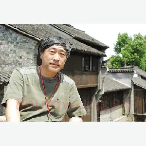 黄惇
